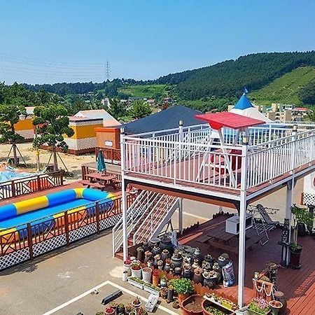 Seocheon Beach Glamping Hotel Exterior photo