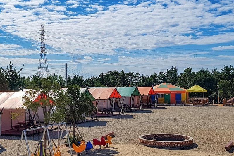 Seocheon Beach Glamping Hotel Exterior photo