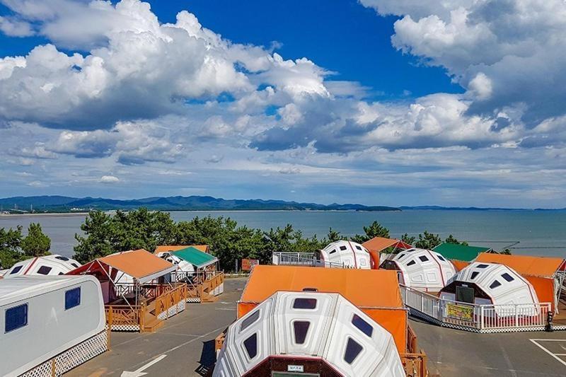 Seocheon Beach Glamping Hotel Exterior photo